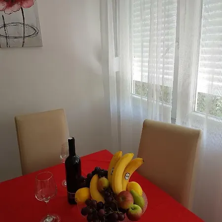 Lana Kastel Stari